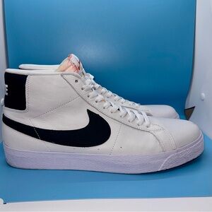 Nike SB Zoom Blazer Mid ISO
White Pro Green  size 13